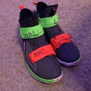 LEBRON SOLDIER XLLL SFG